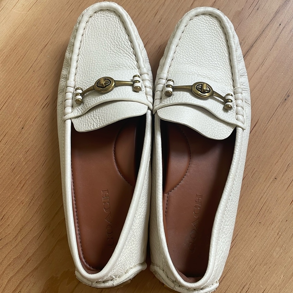 Coach white pebbled leather loafer size 9